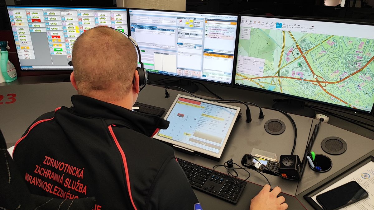 Rodiče na Bruntálsku zachránili ročního chlapečka v bezvědomí díky videohovoru s dispečerkou